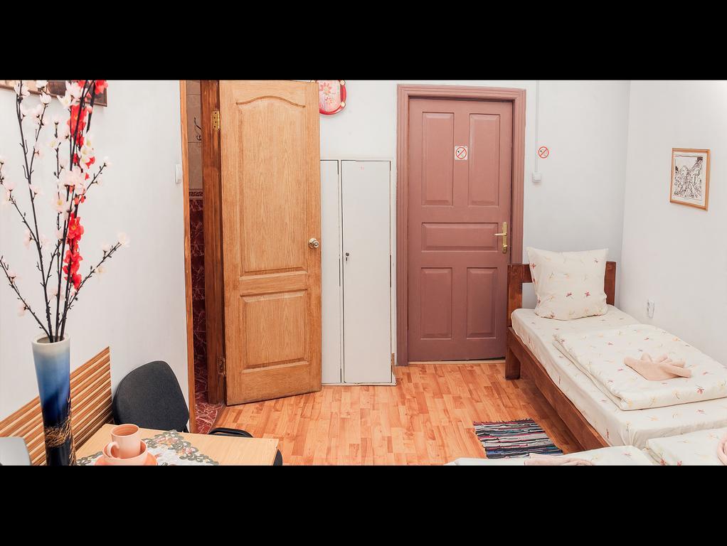 Apple Hostel Лвив Стая снимка