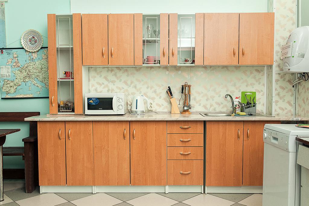 Apple Hostel Лвив Екстериор снимка