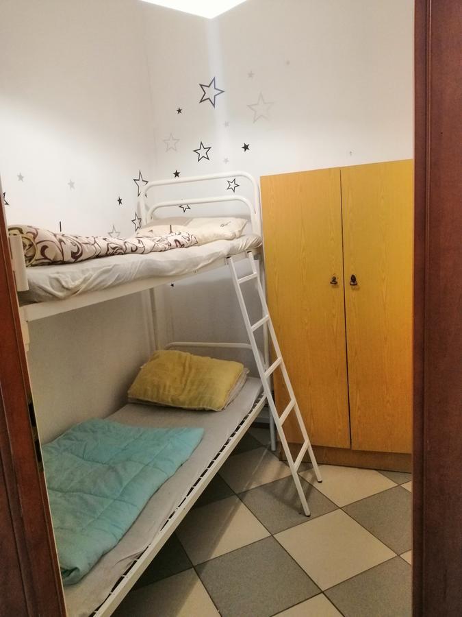 Apple Hostel Лвив Екстериор снимка