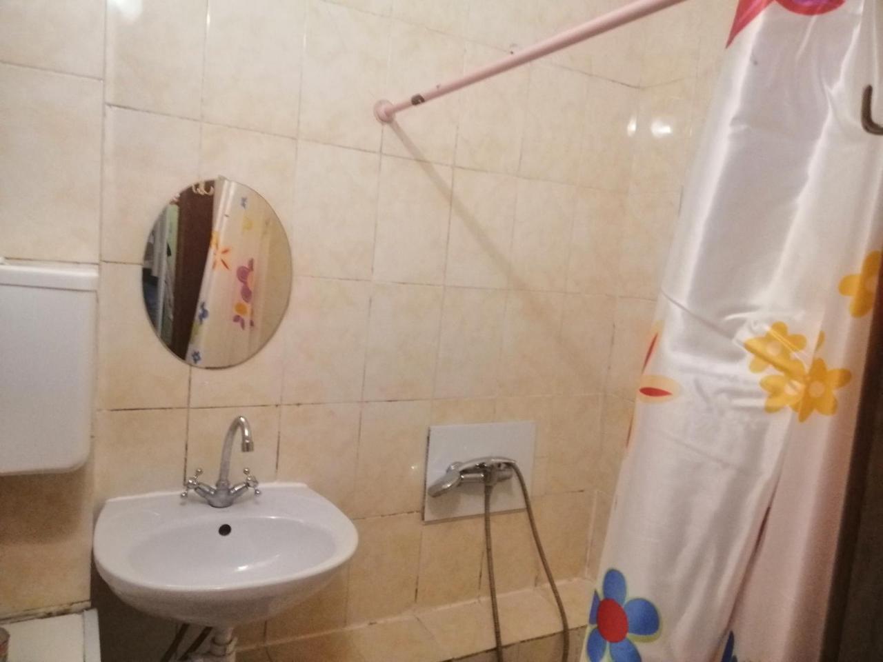 Apple Hostel Лвив Екстериор снимка