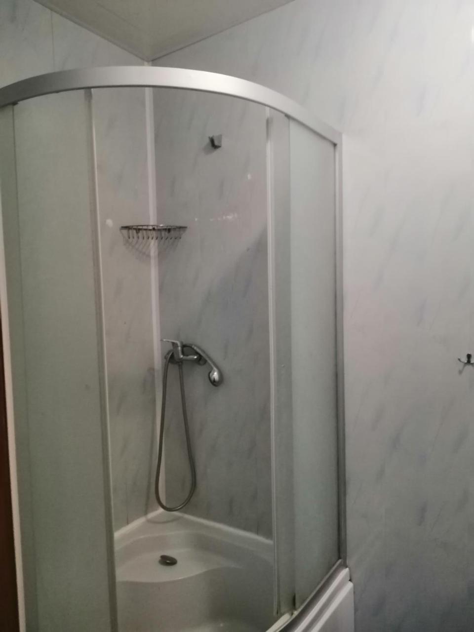 Apple Hostel Лвив Екстериор снимка